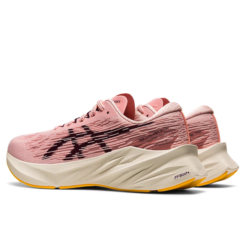 SEPATU LARI ASICS Wmns Novablast 3