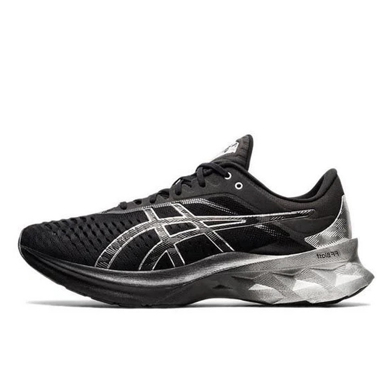 SEPATU LARI ASICS Novablast Platinum