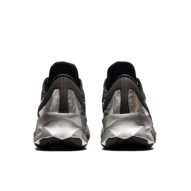 SEPATU LARI ASICS Novablast Platinum