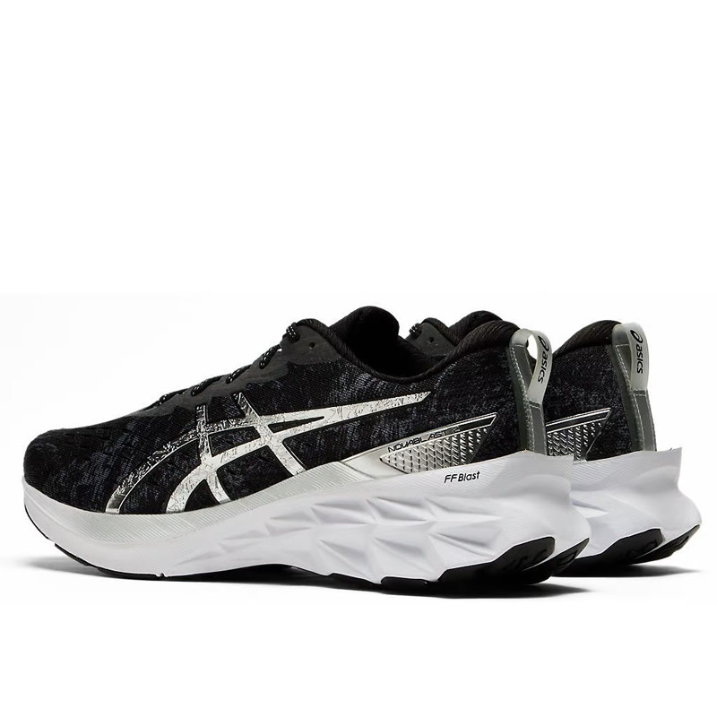 SEPATU LARI ASICS NOVABLAST 2 PLATINUM