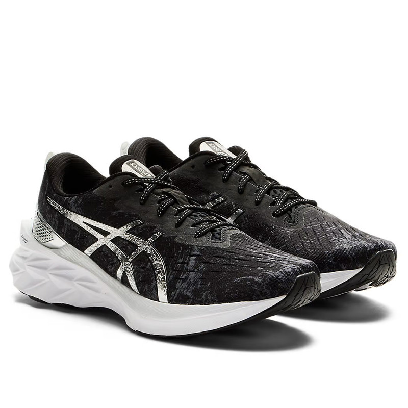 SEPATU LARI ASICS NOVABLAST 2 PLATINUM