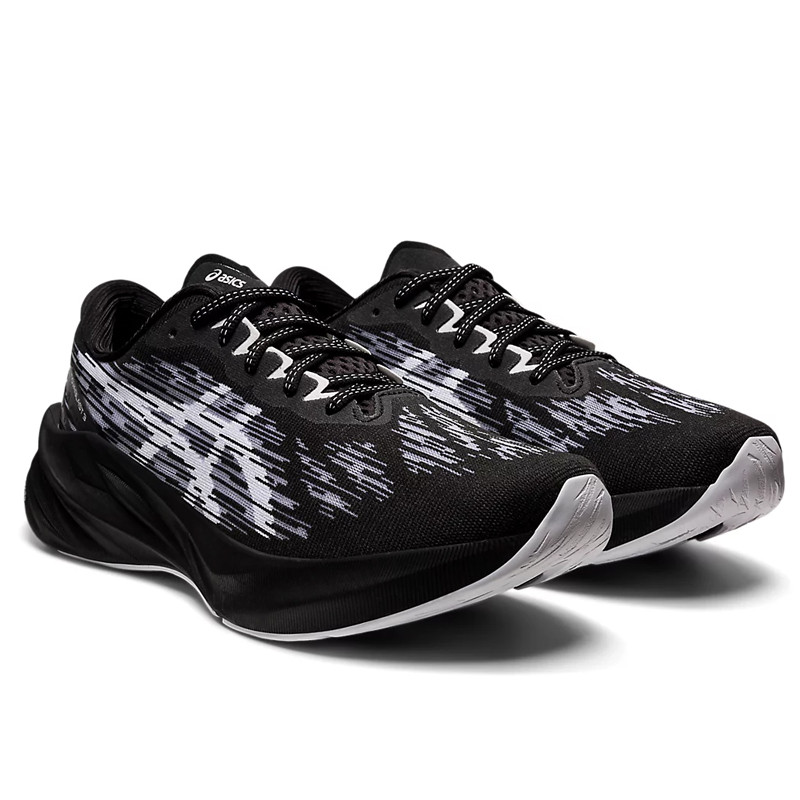 SEPATU LARI ASICS Novablast 3