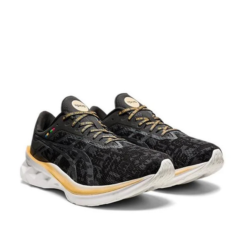 SEPATU LARI ASICS Wmns Novablast