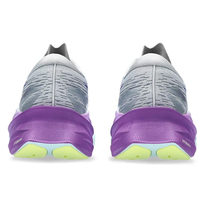 Wmns Novablast 3 foto 2