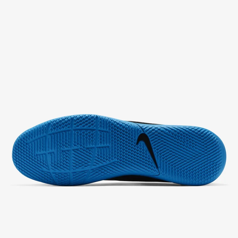 SEPATU FUTSAL NIKE Legend 8 Club IC
