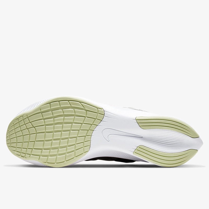 SEPATU LARI NIKE Zoom Fly 3