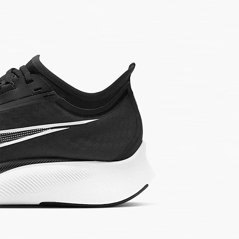SEPATU LARI NIKE Zoom Fly 3