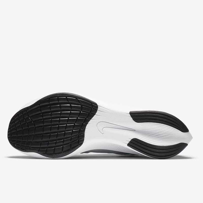 SEPATU LARI NIKE Zoom Fly 3