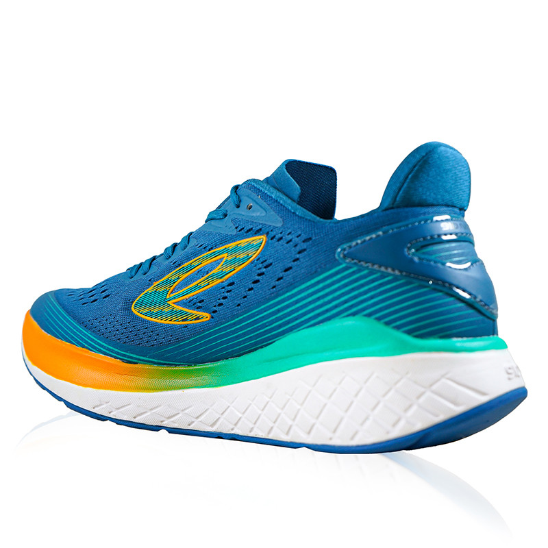 SEPATU LARI NINETEN Aurorun