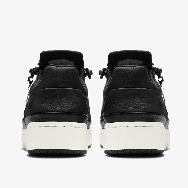 SEPATU SNEAKERS AIR JORDAN Wmns AJ 1 Jester XX Low