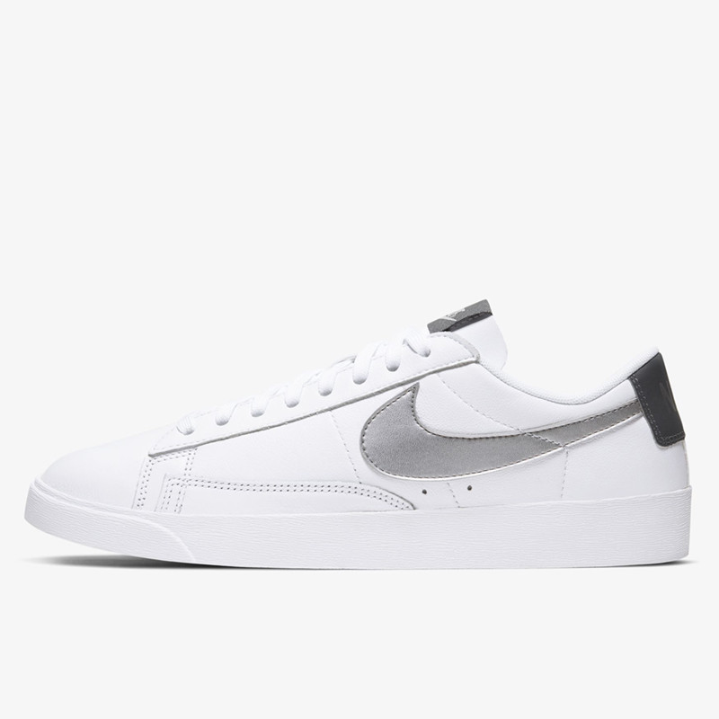 SEPATU SNEAKERS NIKE Wmns Blazer Low LE Icon Clash