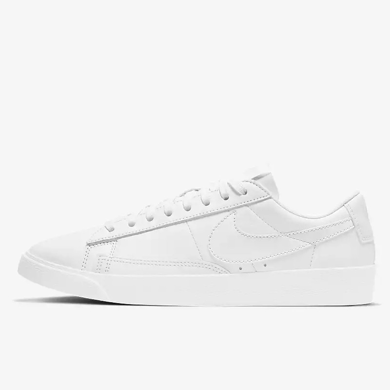 SEPATU SNEAKERS NIKE Wmns Blazer Low LE