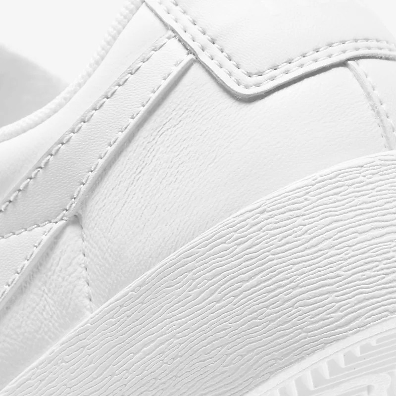 SEPATU SNEAKERS NIKE Wmns Blazer Low LE