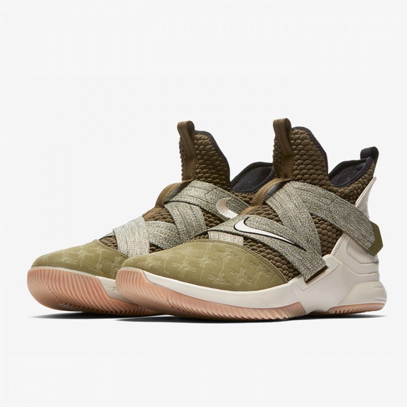 SEPATU BASKET NIKE Lebron Soldier XII