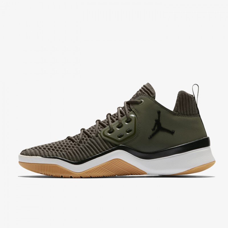 SEPATU BASKET AIR JORDAN DNA LX