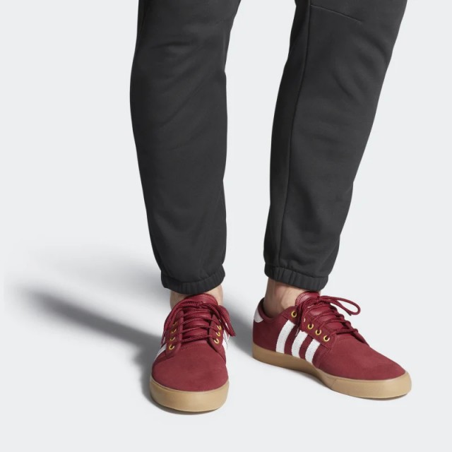 SEPATU SNEAKERS ADIDAS Seeley