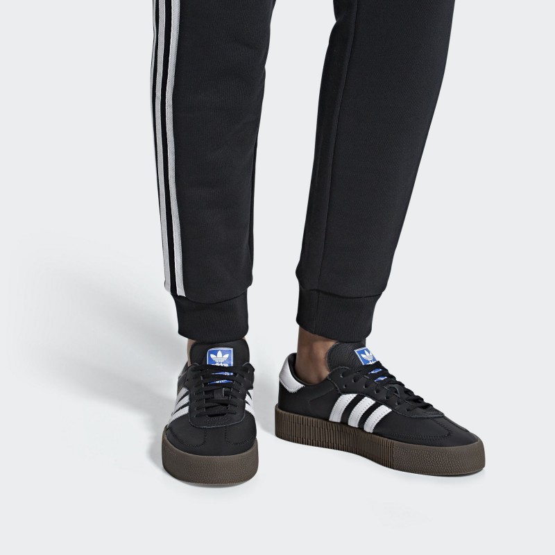 SEPATU SNEAKERS ADIDAS Wmns Sambarose