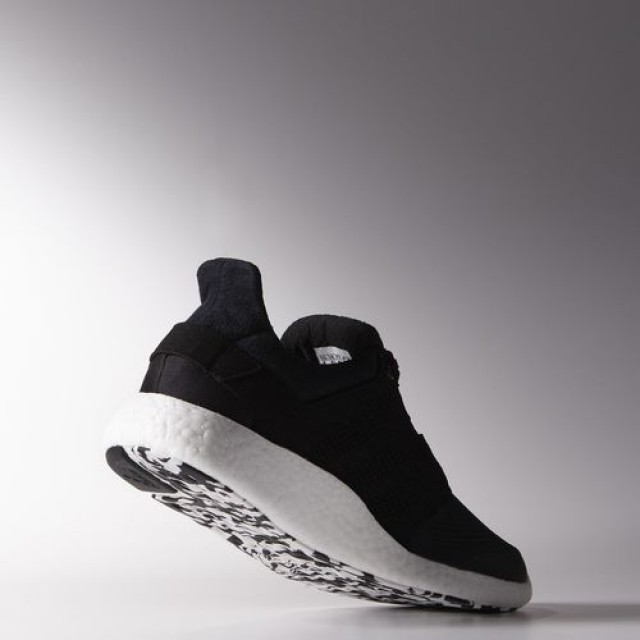 SEPATU LARI ADIDAS Pure Boost 2