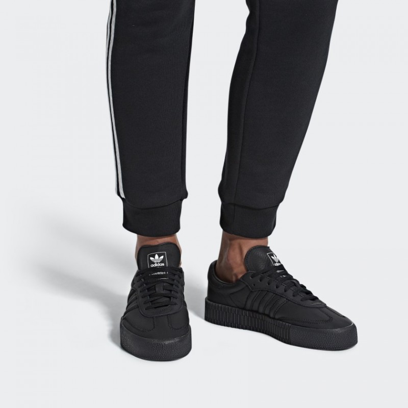 SEPATU SNEAKERS ADIDAS Wmns Sambarose