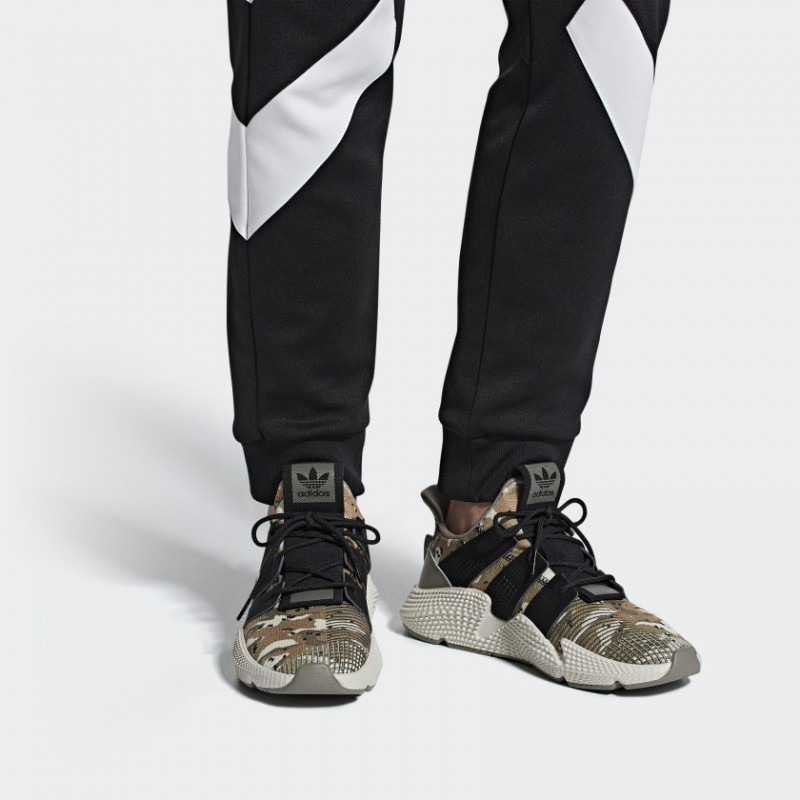 SEPATU SNEAKERS ADIDAS Prophere