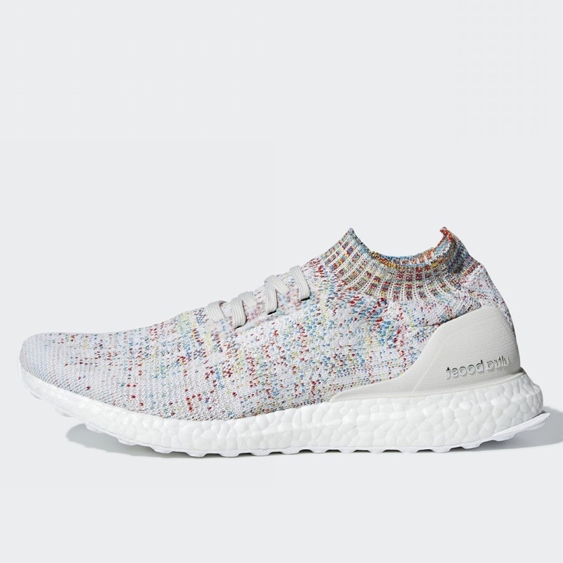 SEPATU LARI ADIDAS Ultraboost Uncaged