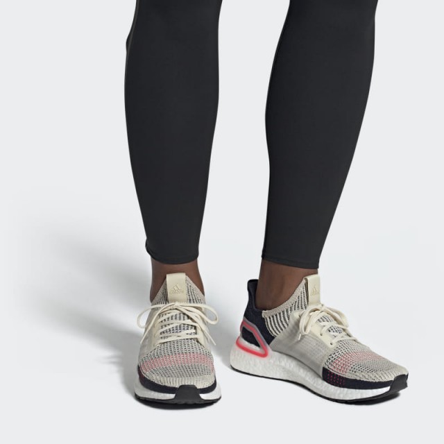 SEPATU LARI ADIDAS Ultraboost 19