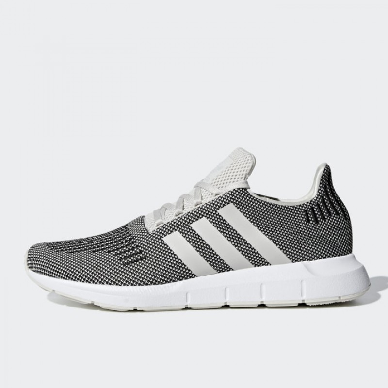 SEPATU SNEAKERS ADIDAS Swift Run