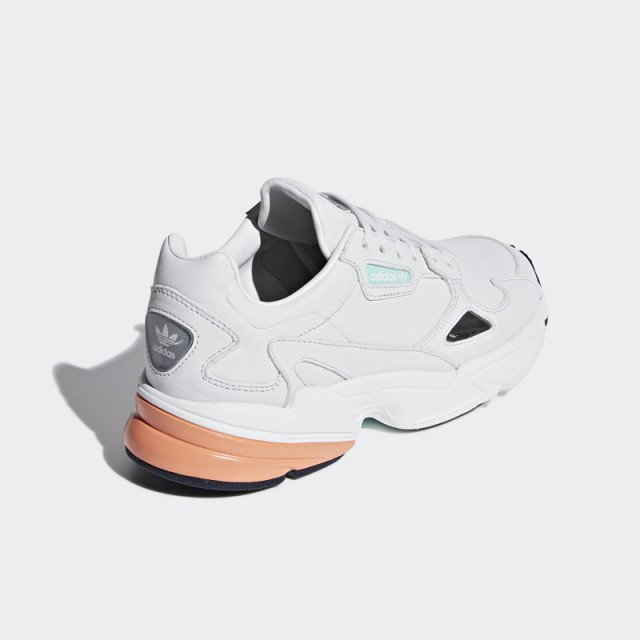 Wmns Falcon foto 2