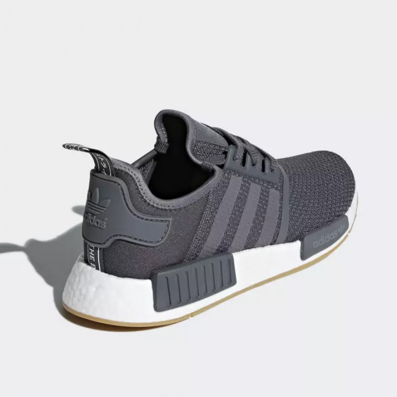 SEPATU SNEAKERS ADIDAS NMD_R1