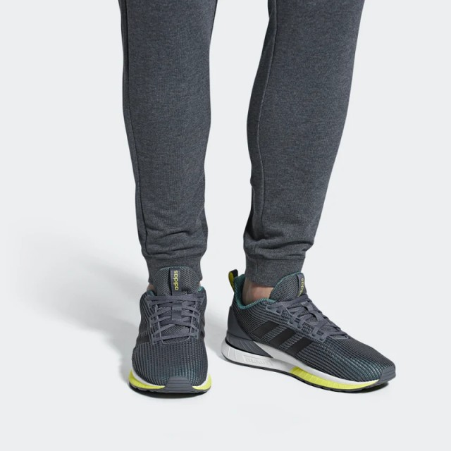 SEPATU LARI ADIDAS Questar TND 