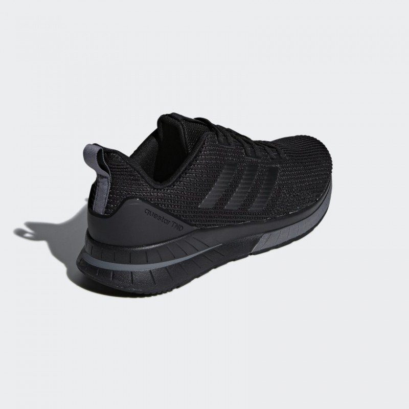SEPATU LARI ADIDAS Questar TND
