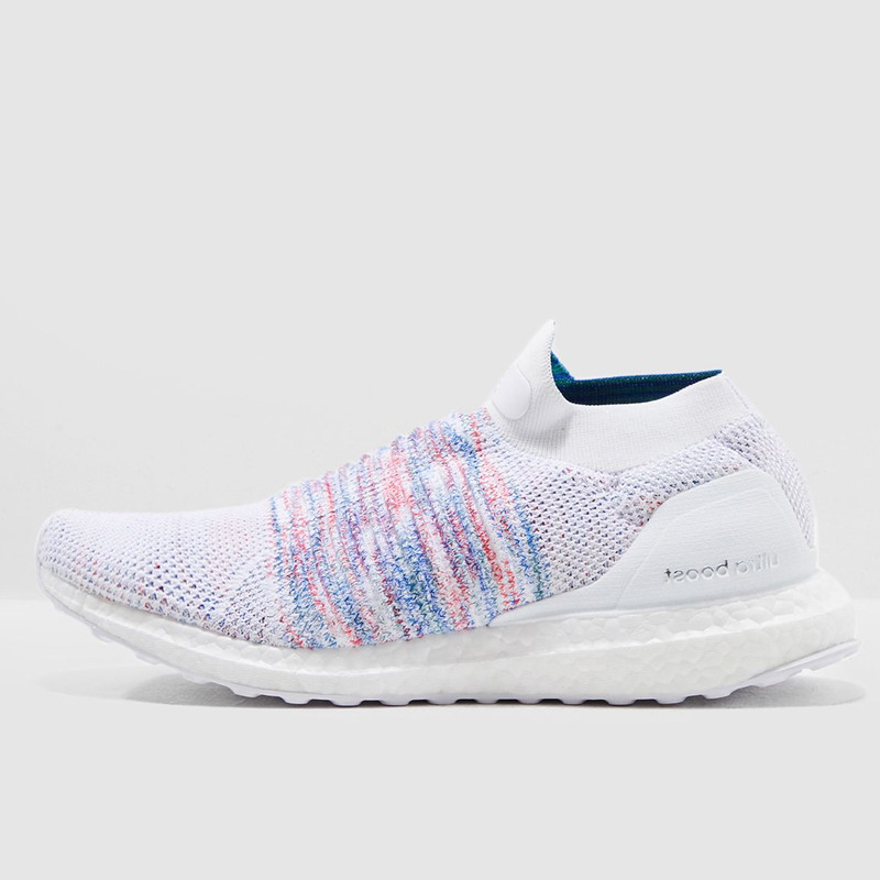 SEPATU LARI ADIDAS Wmns Ultraboost Laceless