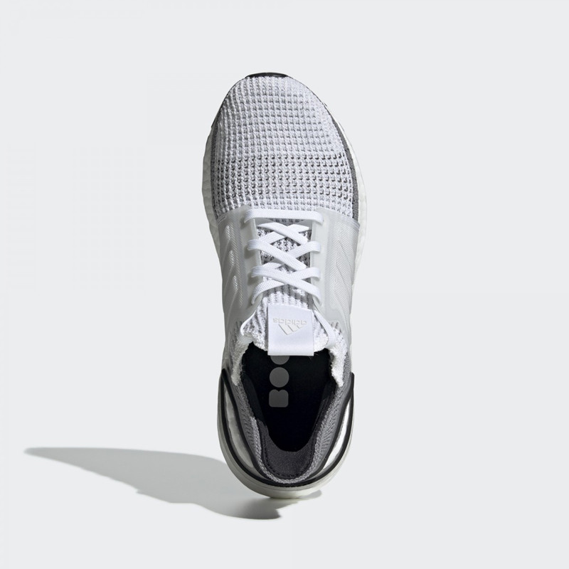 SEPATU LARI ADIDAS Wmns Ultraboost 19