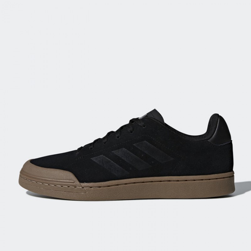 Sepatu Sneakers Adidas Court 70s Black