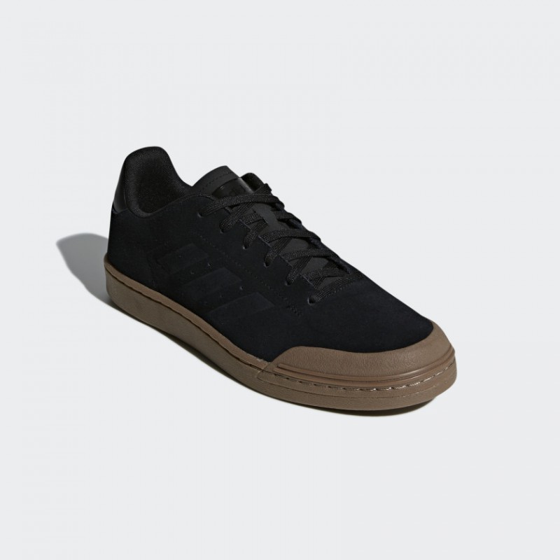 SEPATU SNEAKERS ADIDAS Court 70s