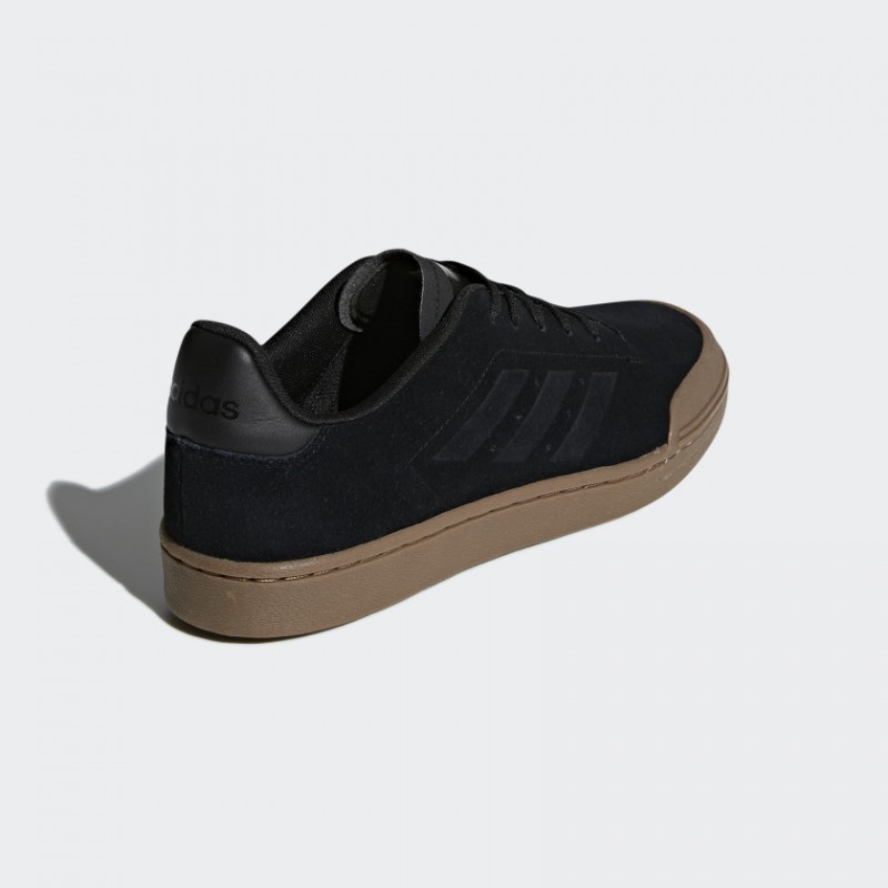 SEPATU SNEAKERS ADIDAS Court 70s