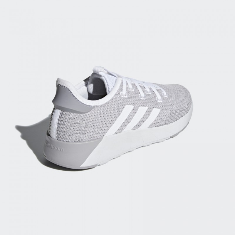 SEPATU LARI ADIDAS Wmns Questar X BYD