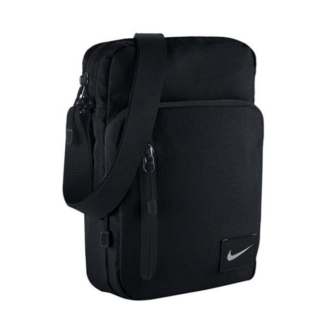 PERALATAN SNEAKERS NIKE Core Small Items II