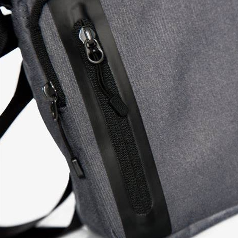 TAS SNEAKERS NIKE Tech Small Items Bag