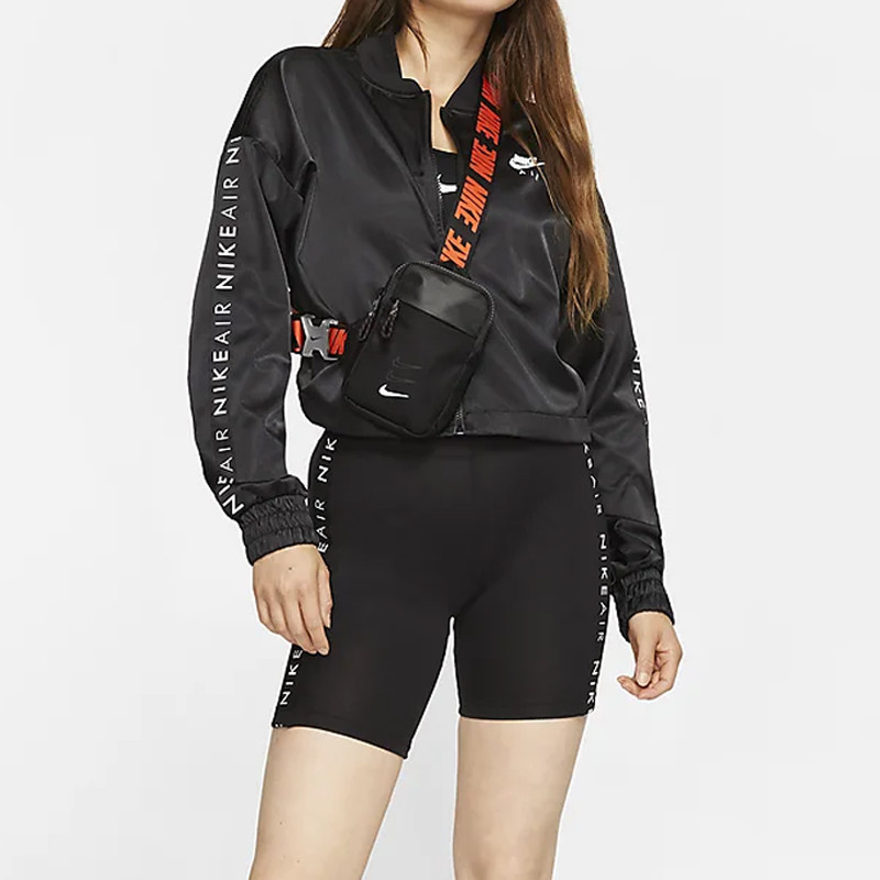 TAS SNEAKERS NIKE Sportswear Essentials Hip Pack