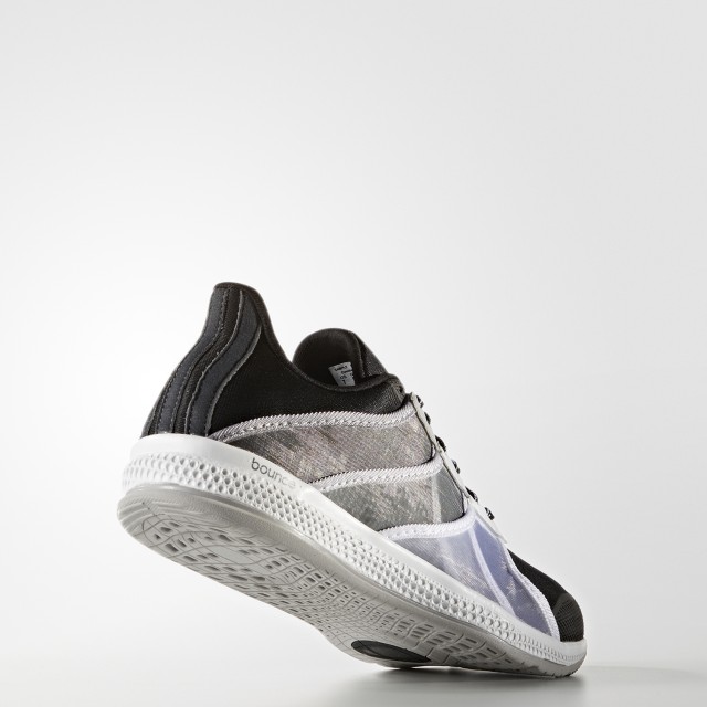 SEPATU TRAINING ADIDAS Wmns Gymbreaker Bounce 