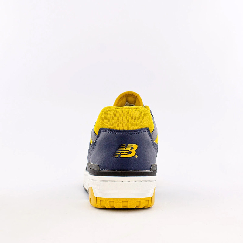 SEPATU SNEAKERS NEW BALANCE 550