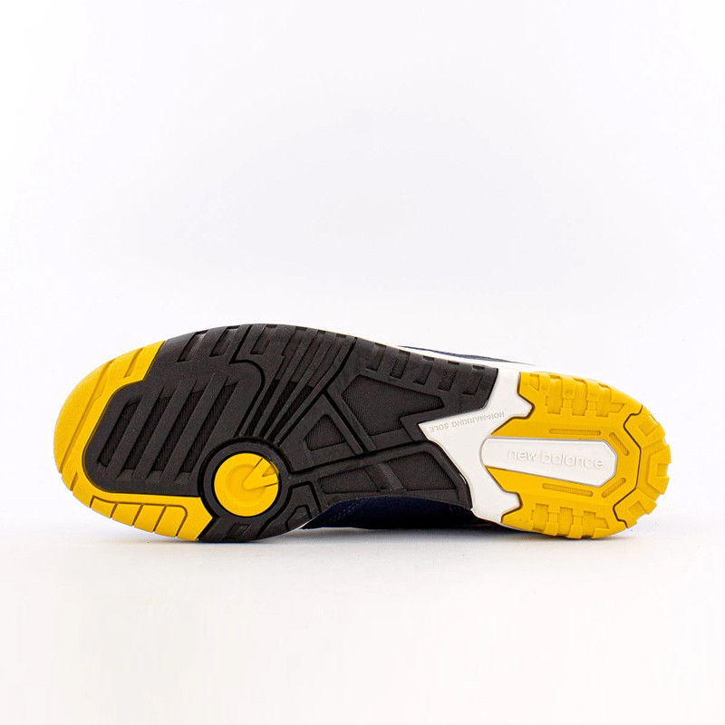 SEPATU SNEAKERS NEW BALANCE 550