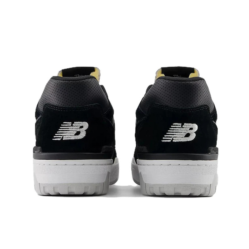 SEPATU SNEAKERS NEW BALANCE 550