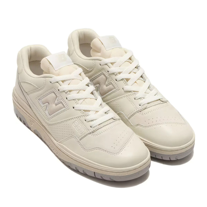 SEPATU SNEAKERS NEW BALANCE 550