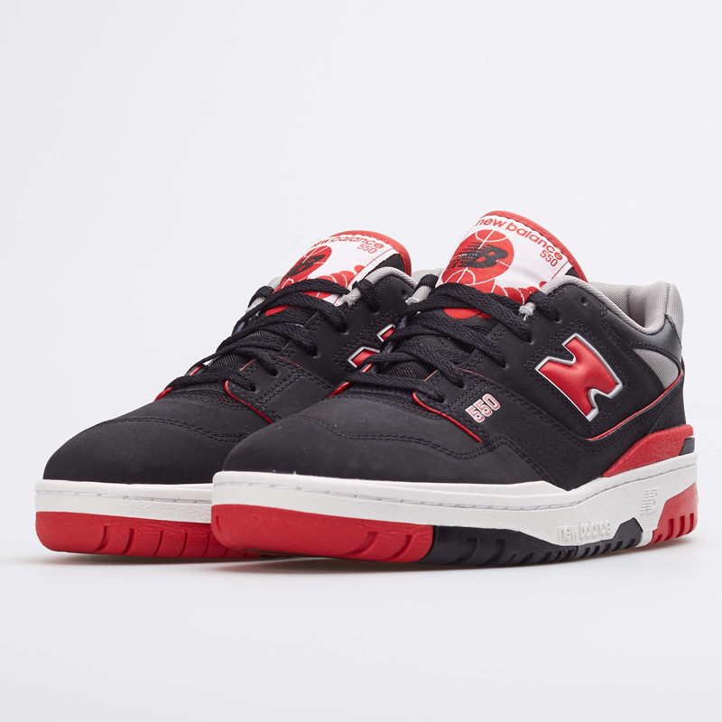 SEPATU SNEAKERS NEW BALANCE 550