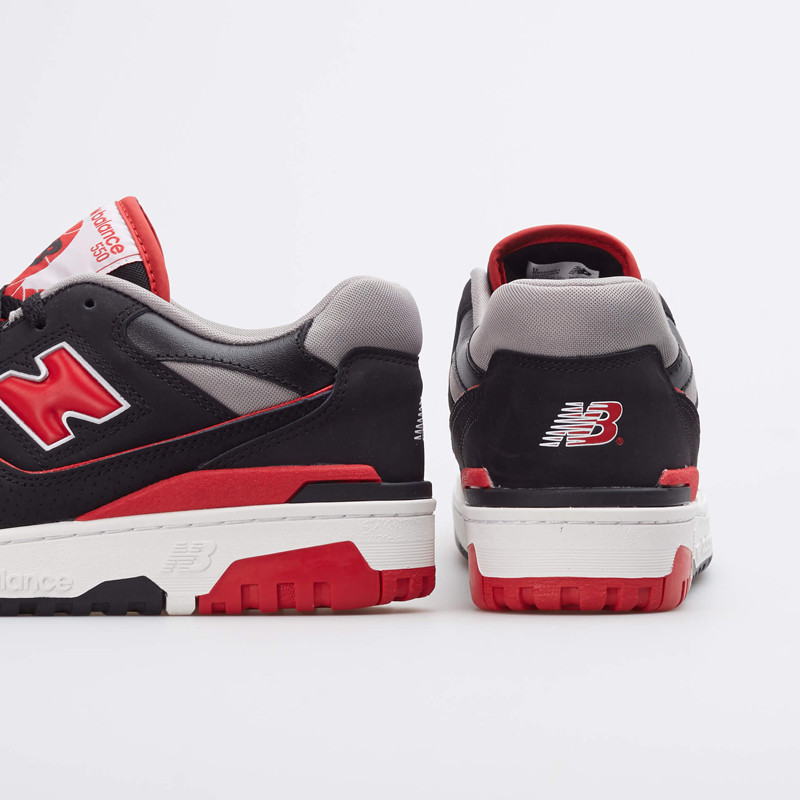 SEPATU SNEAKERS NEW BALANCE 550