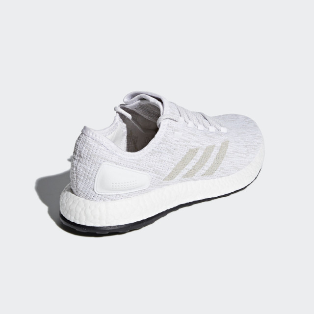 SEPATU LARI ADIDAS Pureboost