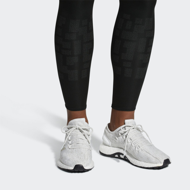 SEPATU LARI ADIDAS Pureboost