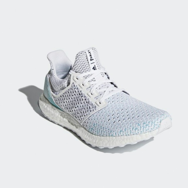SEPATU LARI ADIDAS Ultraboost Parley LTD